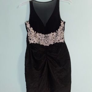 Black dress w/ Silver floral accents💍